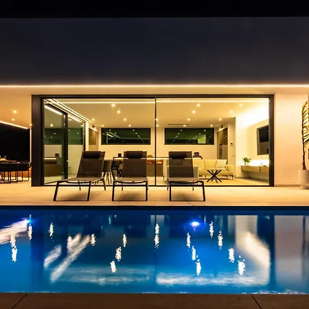 Tenik Villa